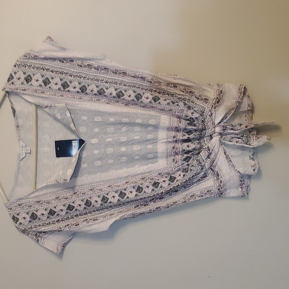 Size m lucky Brand adorable tie front multi color short sleeve shirt